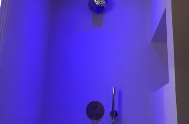 Controsoffitto doccia con illuminazione LED